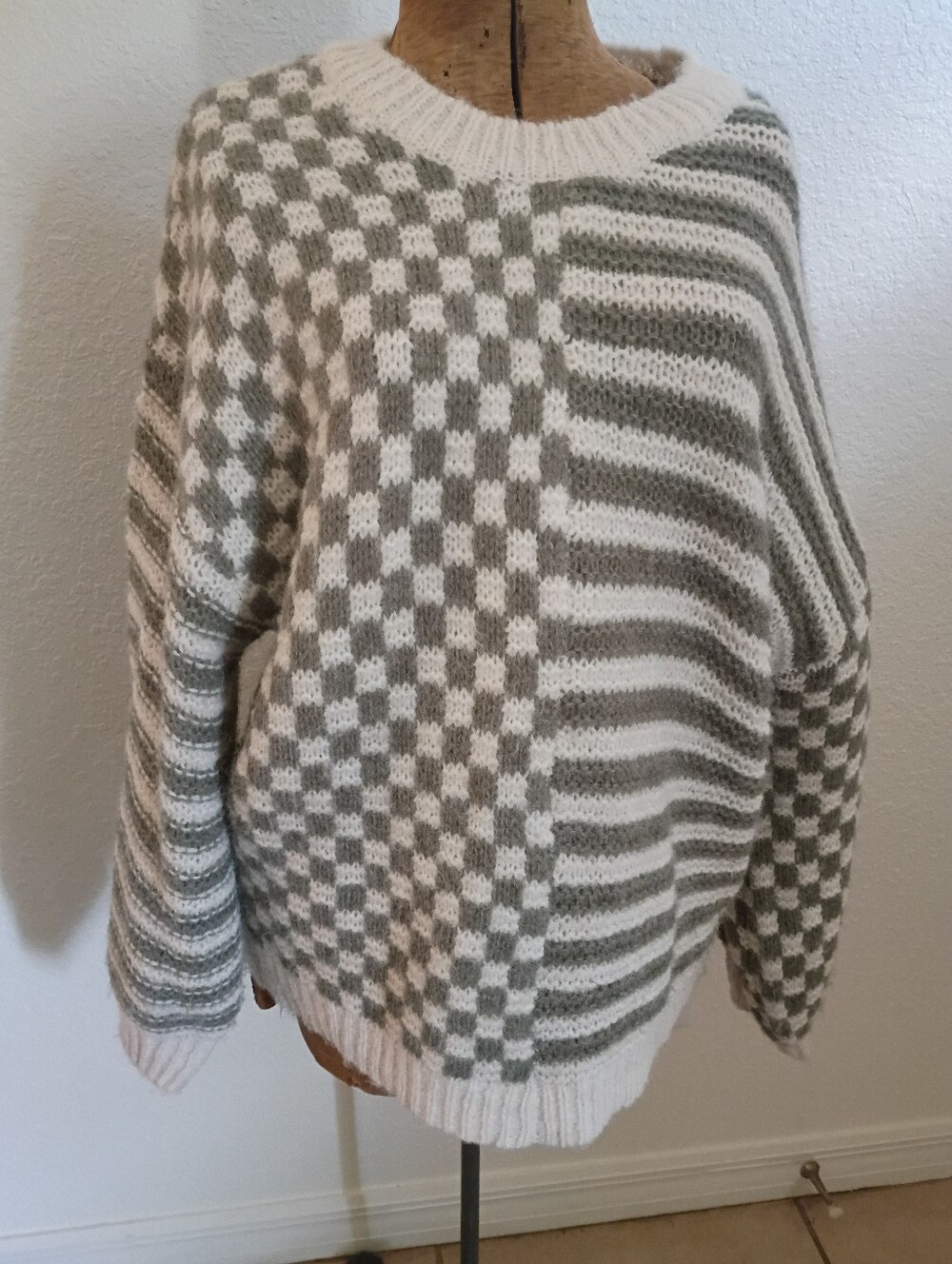 Blu Pepper Checkerboard & Stripe Crew Sweater - White & Sage Green